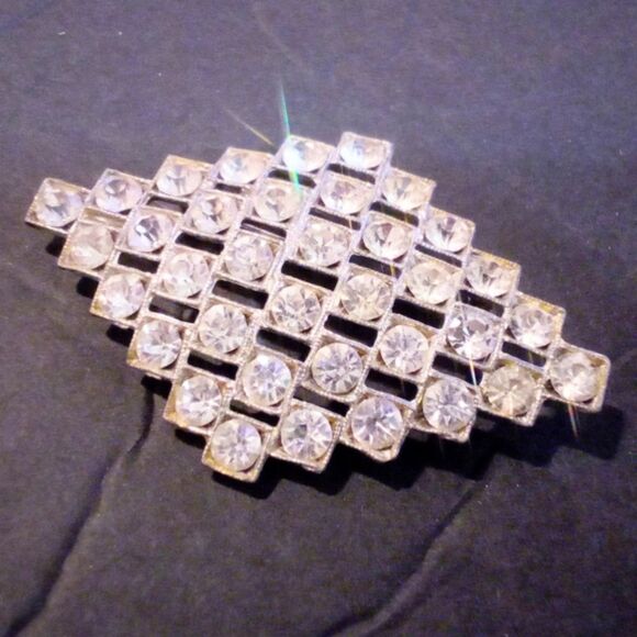 Vintage Silver Tone Rhinestone Diamond Shaped Bar Style Brooch - Picture 4 of 6